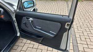 Afbeelding 22/25 van Mercedes-Benz 230 E (1984)