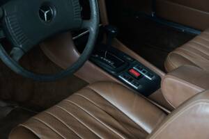 Bild 33/50 von Mercedes-Benz 450 SLC (1977)