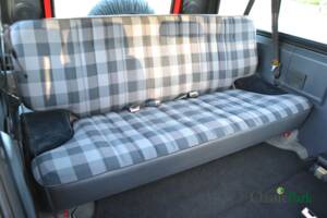 Image 24/50 of Mercedes-Benz 200 GE (SWB) (1987)