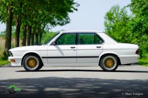 Image 3/51 of BMW M 535i (1985)