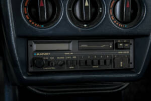 Image 24/50 of Mercedes-Benz 190 E (1986)
