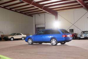 Image 33/113 of Audi S6 Plus Avant (1996)
