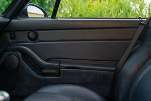 Immagine 30/50 di Porsche 911 Carrera 4S (1996)