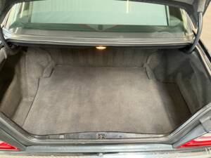 Image 13/14 of Mercedes-Benz 500 E (1993)