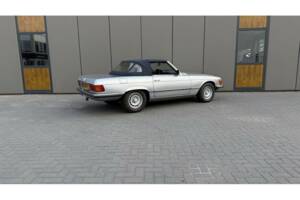 Image 9/18 de Mercedes-Benz 380 SL (1982)