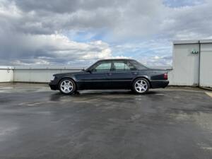 Bild 5/20 von Mercedes-Benz E 500 Limited (1994)