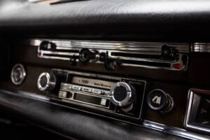 Bild 21/32 von Mercedes-Benz 220 SE b (1965)