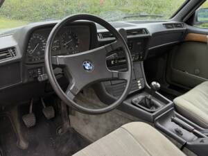 Bild 6/8 von BMW 728i (1983)