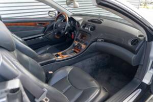Image 8/8 de Mercedes-Benz SL 500 (2006)