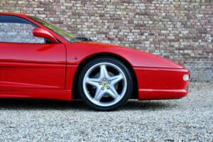 Image 40/50 de Ferrari F 355 Berlinetta (1996)