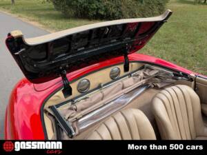 Image 11/15 de Mercedes-Benz 300 SL Roadster (1975)