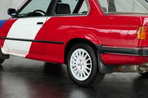Bild 12/50 von BMW 325i (1986)