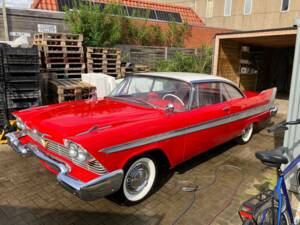 Image 2/15 of Plymouth Sport Fury (1958)