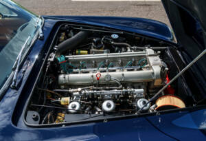 Image 27/28 of Aston Martin DB 6 Mk II Volante (1970)