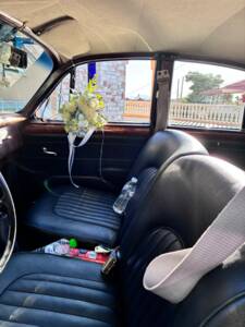 Image 12/38 of Jaguar Mk II 2.4 (1968)