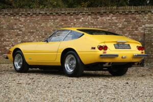 Image 2/50 of Ferrari 365 GTB/4 Daytona (1973)