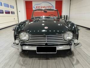 Image 3/15 of Triumph TR 4A (1967)