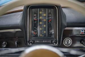 Image 9/10 de Mercedes-Benz 200 (1966)