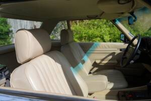 Bild 18/19 von Mercedes-Benz 560 SL (1989)