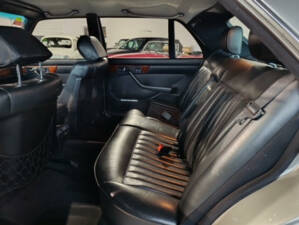 Imagen 13/27 de Mercedes-Benz 500 SEL (1986)