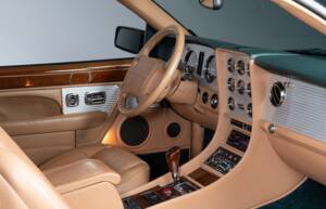 Image 32/43 of Bentley Continental T (1997)