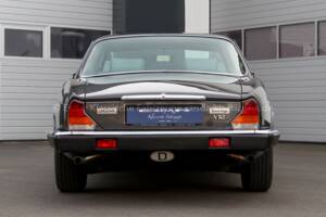 Immagine 6/46 di Jaguar XJ 12 (1986)