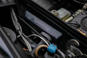 Bild 35/50 von BMW 635 CSi (1989)