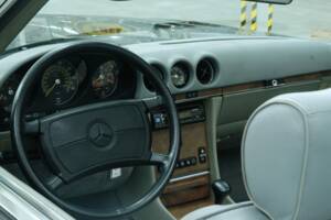 Image 46/50 de Mercedes-Benz 560 SL (1988)