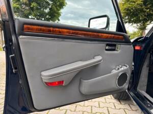 Image 11/20 de Daimler Double Six (1993)