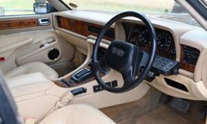 Image 4/21 of Daimler XJ 6 4.0 (1990)