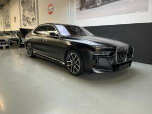 Image 20/50 de BMW i7 eDrive50 (2023)