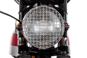 Image 13/34 of MV Agusta 250 Bicilindrica (1970)