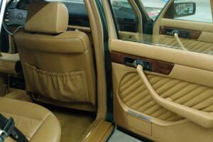 Bild 26/50 von Mercedes-Benz 420 SEL (1990)