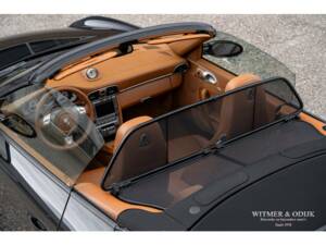 Image 24/32 of Porsche 911 Carrera S (2005)