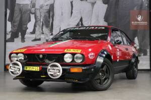 Bild 2/46 von Alfa Romeo GTV 2.0 (1982)