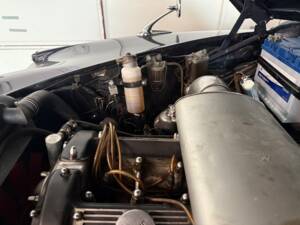 Image 21/22 of Jaguar 240 (1968)