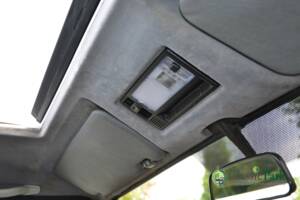 Image 27/49 de Mercedes-Benz 230 GE (SWB) (1993)