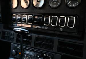 Immagine 34/39 di Jaguar E-Type V12 (2+2) (1973)