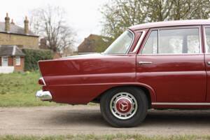 Image 23/50 of Mercedes-Benz 220 (1967)