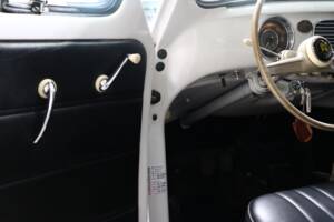 Image 18/44 of Volkswagen Beetle 1200 Export "Oval" (1956)