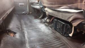 Image 18/61 of Toyota Land Cruiser FJ 62 (1989)
