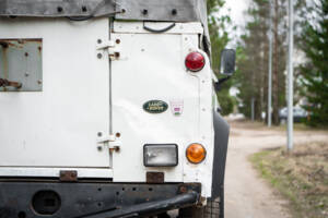 Bild 75/98 von Land Rover Defender 110 Td5 (1999)