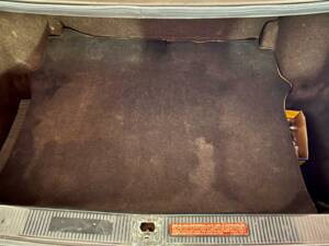 Image 17/30 of Mercedes-Benz 380 SE (1985)