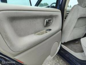 Image 23/33 of Volvo S 70 2.5 T (1997)