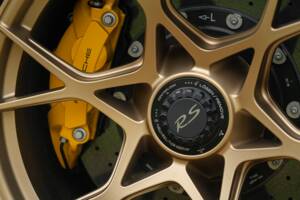 Image 75/100 of Porsche 718 Cayman GT4 RS Weissach (2024)