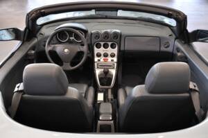 Immagine 13/41 di Alfa Romeo Spider 3.0 V6 12V (2000)