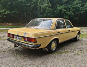 Image 2/12 of Mercedes-Benz 300 D (1980)