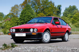 Imagen 1/36 de Alfa Romeo GTV 6 2.5 (1986)