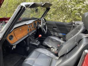 Immagine 6/10 di Triumph TR 6 PI (1975)