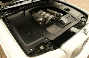 Image 43/50 of Bentley Azure (2009)
